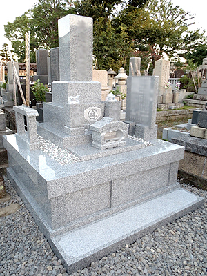 和型墓石